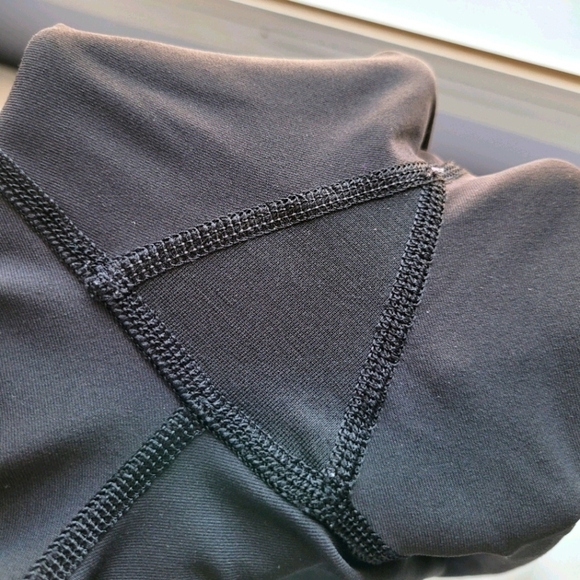 LULULEMON Can't Stop Crop - Picture 11 of 12